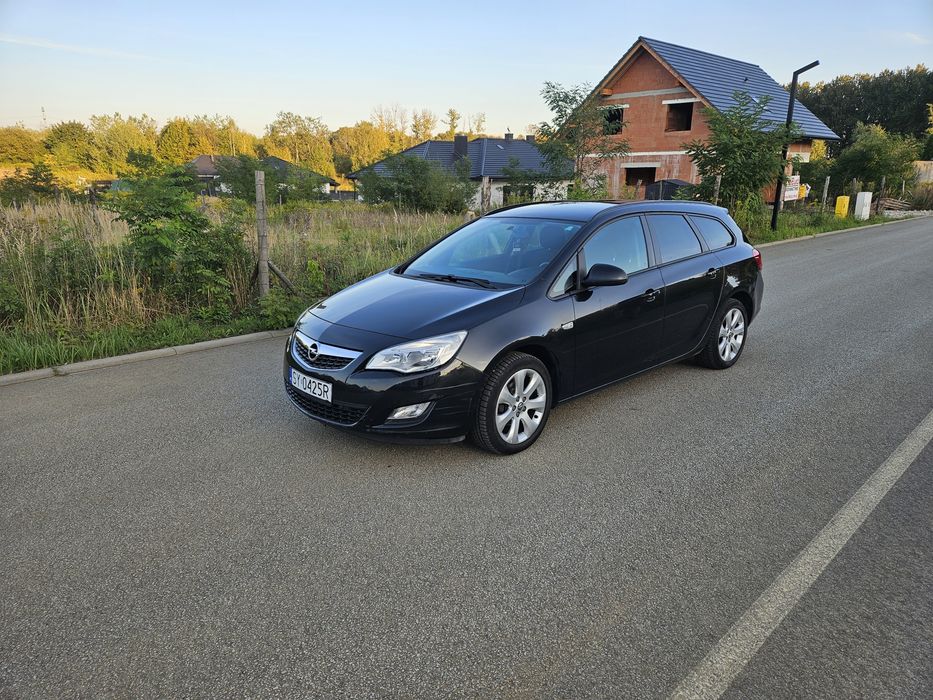 Opel Astra 1.4 Benzyna Combi | 2012 | 120 KM | 161 951 km