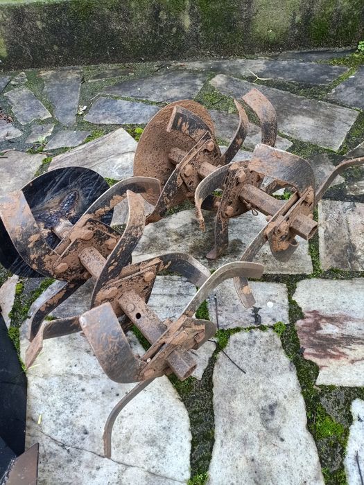 Motoenxada vermelha 7cv