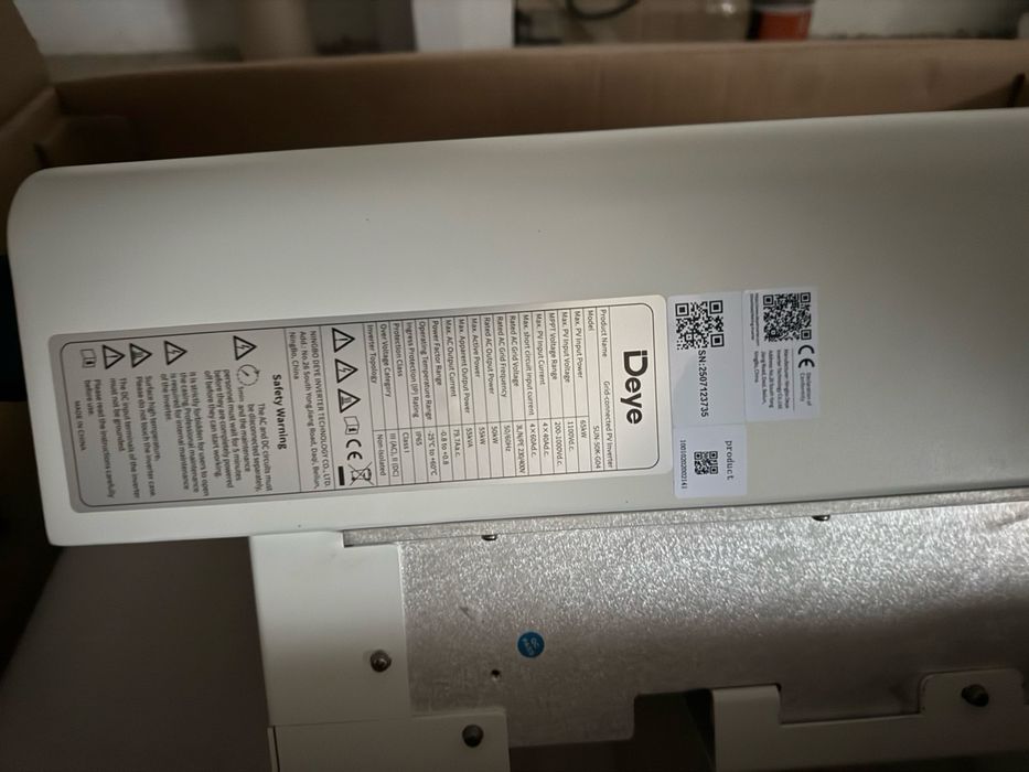 Продам інвертор Deye SUN-50K-G04