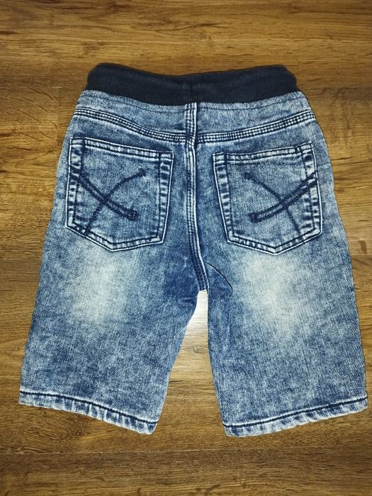 Krótkie spodenki 3/4 dla chłopca jeansowe R.98/104