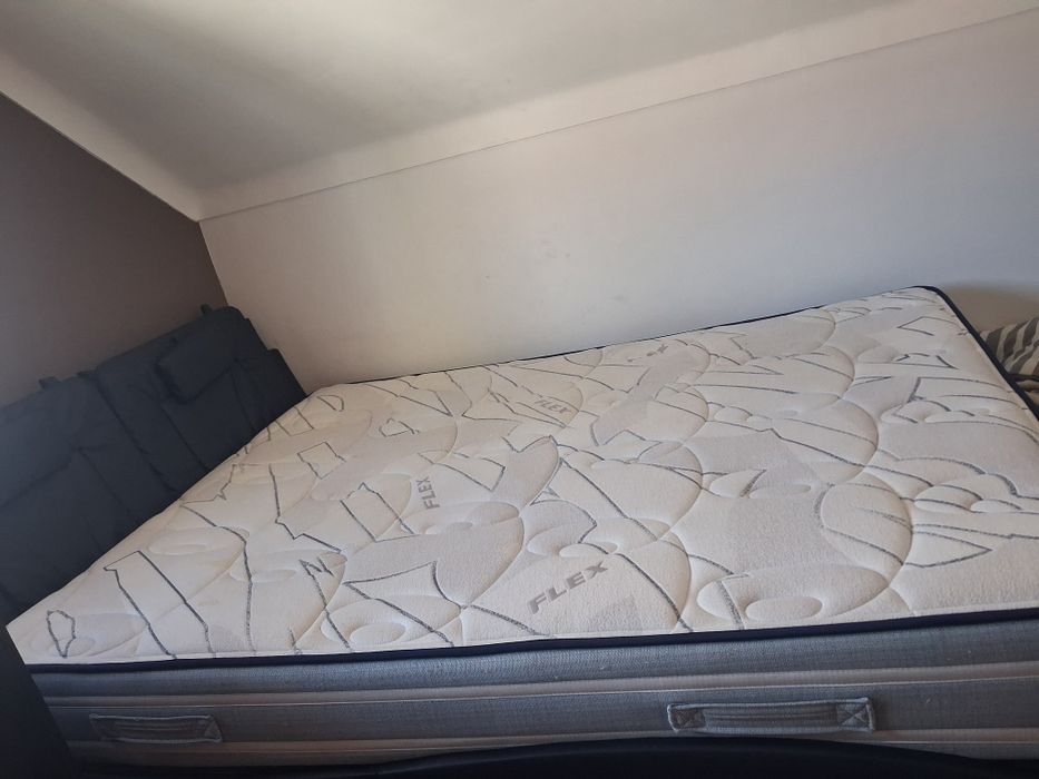 Cama LED com estrado e colchão viscoelástico molaflex