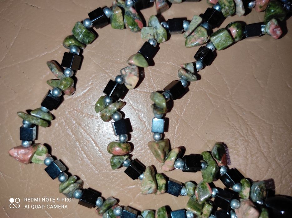 Бусы с натуральным камнем