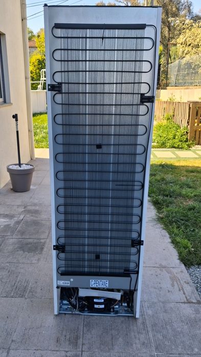 Frigorífico Combinado de Encastre BECKEN — Bom Estado - Venda Rápida!