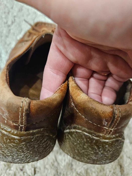 Skórzane brązowe buty 36 znoszone mokasyny