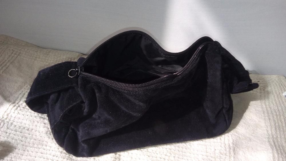 Torebka czarna materiałowa