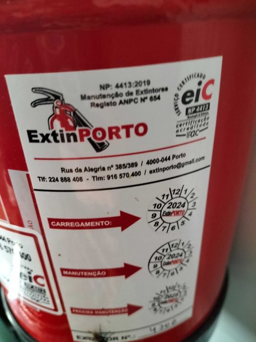 Manta ignifuga e extintor