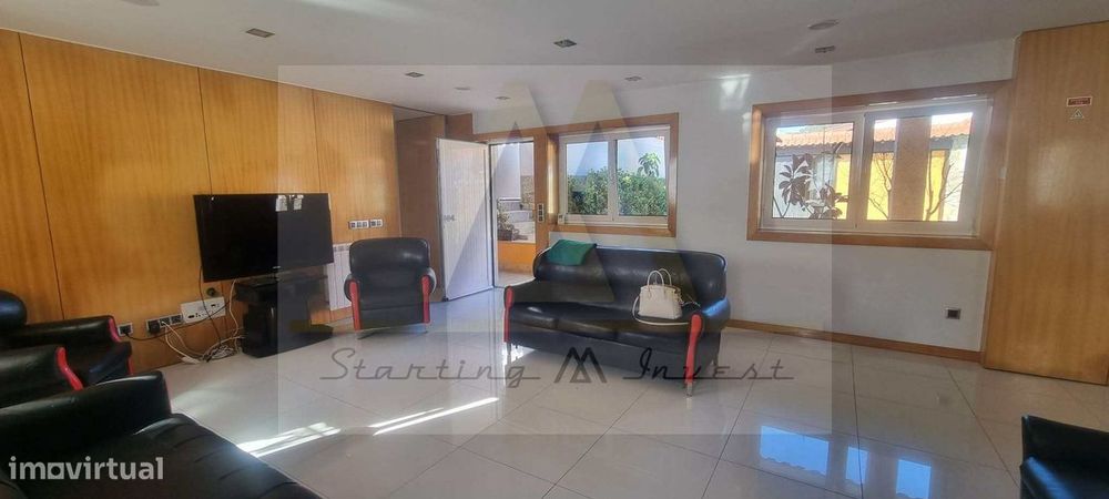Moradia T3 mobilada com piscina. em Terroso - Póvoa de Varzim.