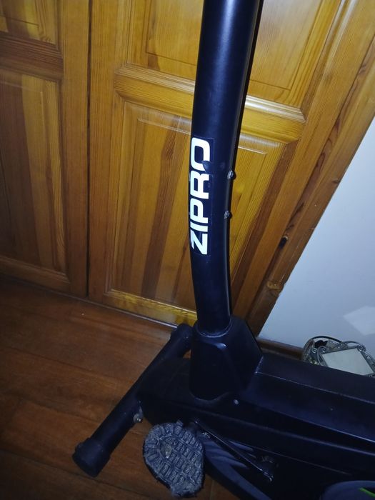 Zipro Flame rower stacjonarny