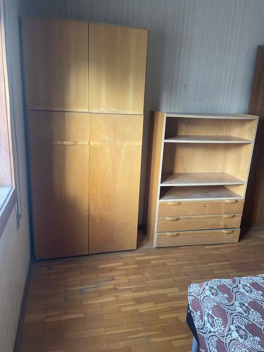 Cama de solteiro com roupeiro e cómoda