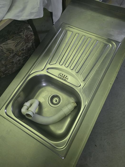 Tampo de Cozinha de 2,50m c/ Inox e Lava-Louça Integrado – Praticamente Novo