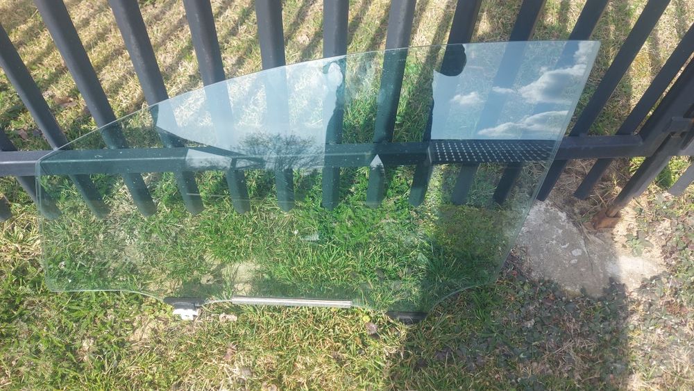 Szyba boczna lewy przód Toyota Auris 2007..2012