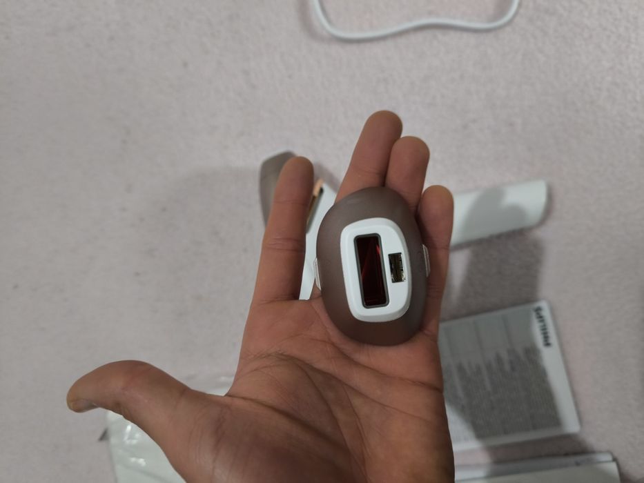 Depiladora Luz Pulsada PHILIPS BRI945/00 (IPL - Multi-zonas - Branco)