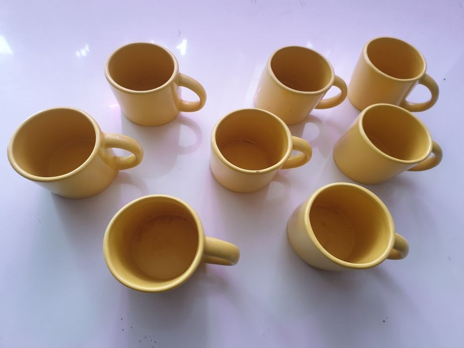 Designerski zestaw 8 kubków pochyłych