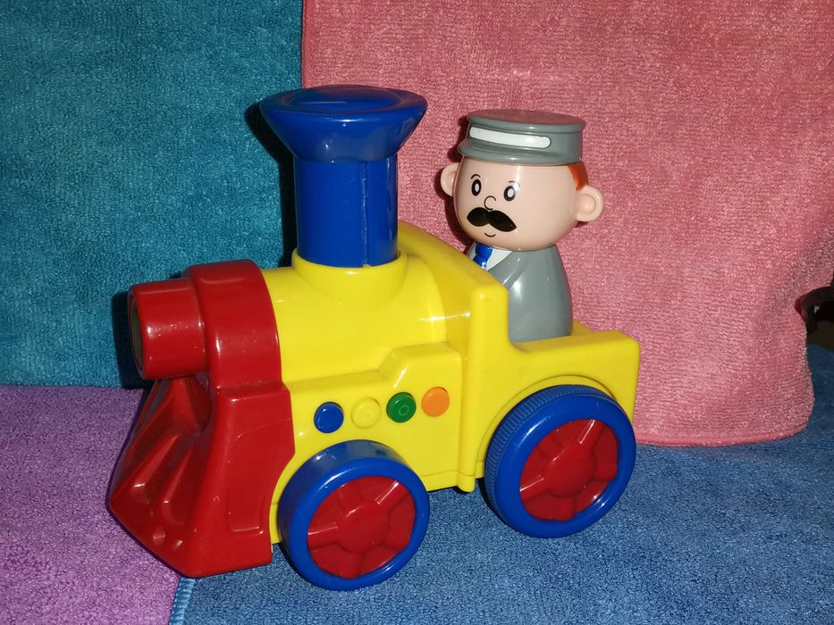 BRINQUEDO Navystar Musical Train With Light