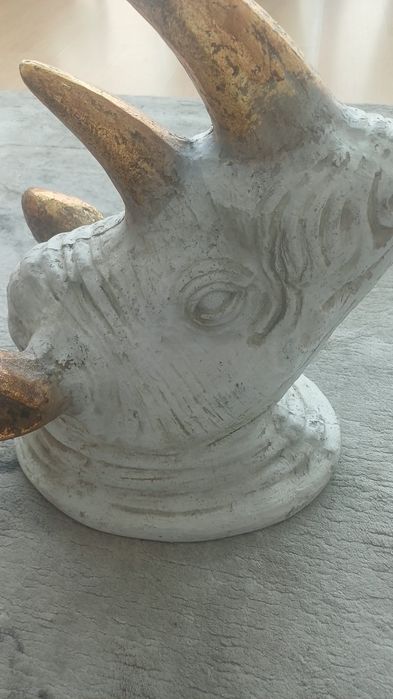 Escultura parede resina cabeça de rinoceronte