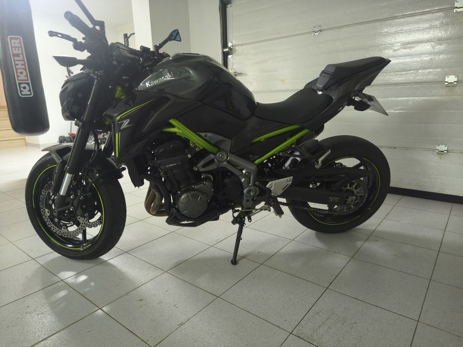 Kawasaki Z900 poucos kms + IUC pago