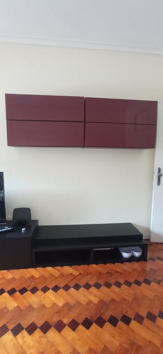 Móvel de sala preto/vermelho