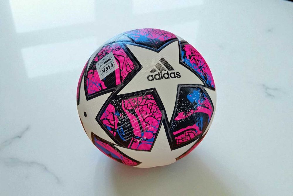 М'яч футбольний Адідас Стамбул Фінал, термошов, размір 5 РОЗПРОДАЖ