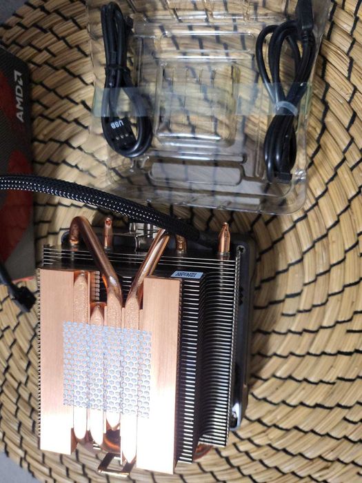 Ryzen 7 3700X, chłodzenie RGB, nieużywane