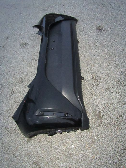 Para-choques tras Toyota Aygo AB40 ano 2024 (original)