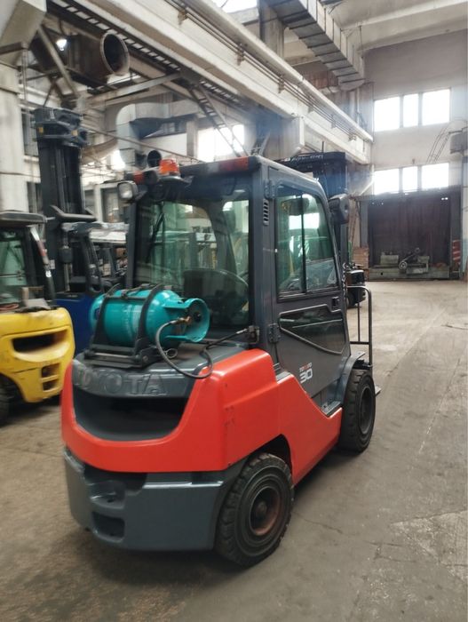Навантажувач вилковий TOYOYA 8FGF30, 2018року.