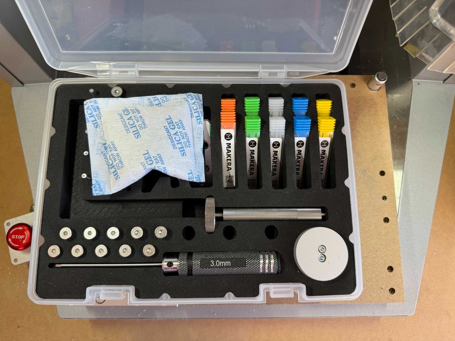 CNC Makera Carvera Air + 4.º eixo + laser + kit PCB — Como nova