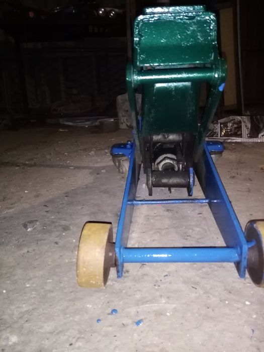 Донкрат гедравлический