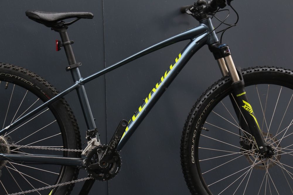 Гірський велосипед Specialized PITCH MEN EXPERT 27.5 2019