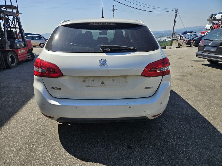 Peugeot 308 SW II 1.6 BlueHDi de 2016 para peças