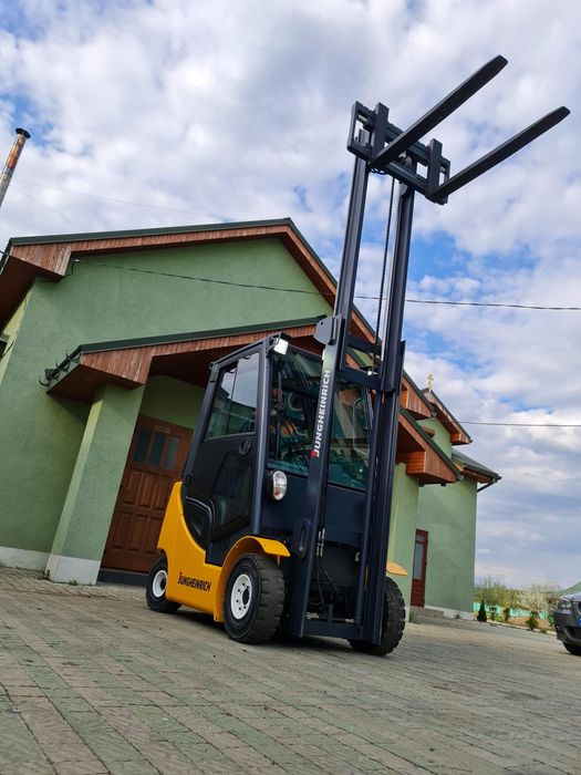 Кара Вилочный погрузчик Jungheinrich Diesel  свіжопригнаний DFG 320s