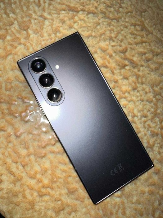 Samsung Z Fold 7 _ 512GB