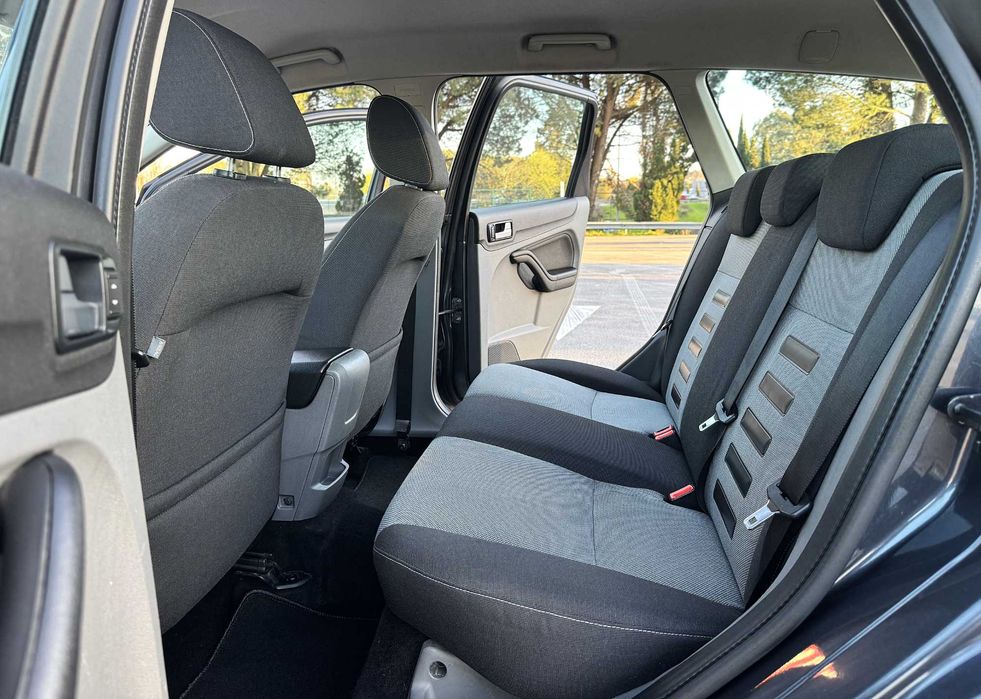 Ford Focus 1.6 Tdci 110cv A/C Sport Nacional