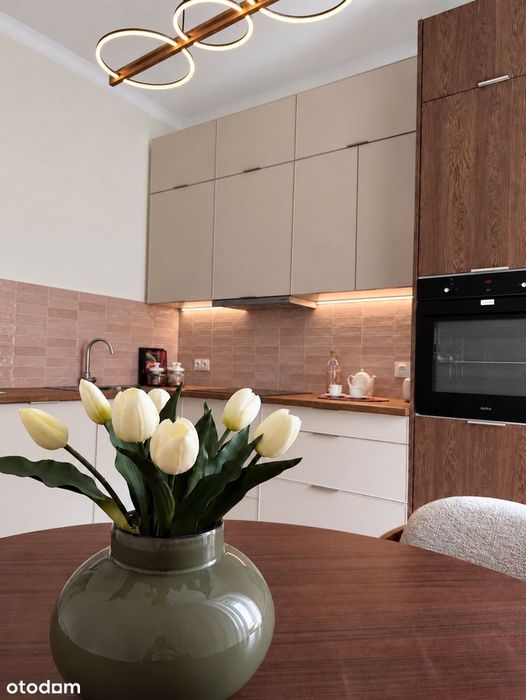 2 Pokoje / 53,7 M2 / Oddzielna Kuchnia / Garderoba / 1 Piętro
