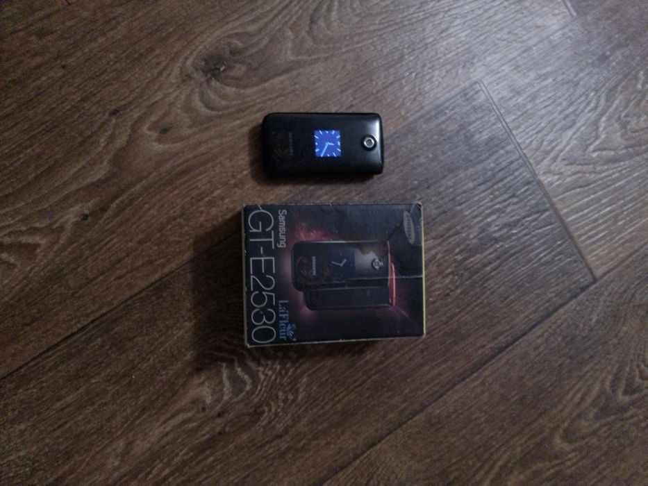 Мобільний телефон Samsung La-fleur E2530 Scarlet Red