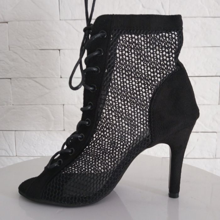 Хілси туфлі для танців