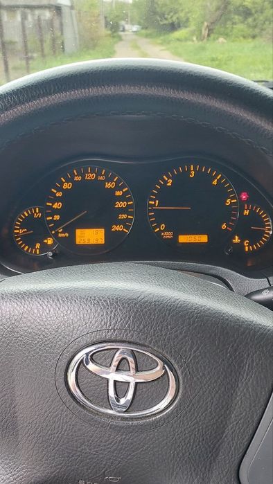Toyota Avensis 2003 2.0D4D отличное состояние