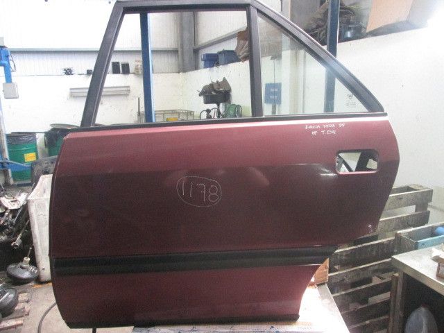 Porta trás esquerda LANCIA Delta II (836_)