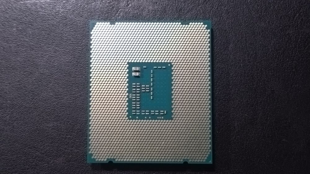 Procesor serwerowy Intel Xeon E5-1630 v3