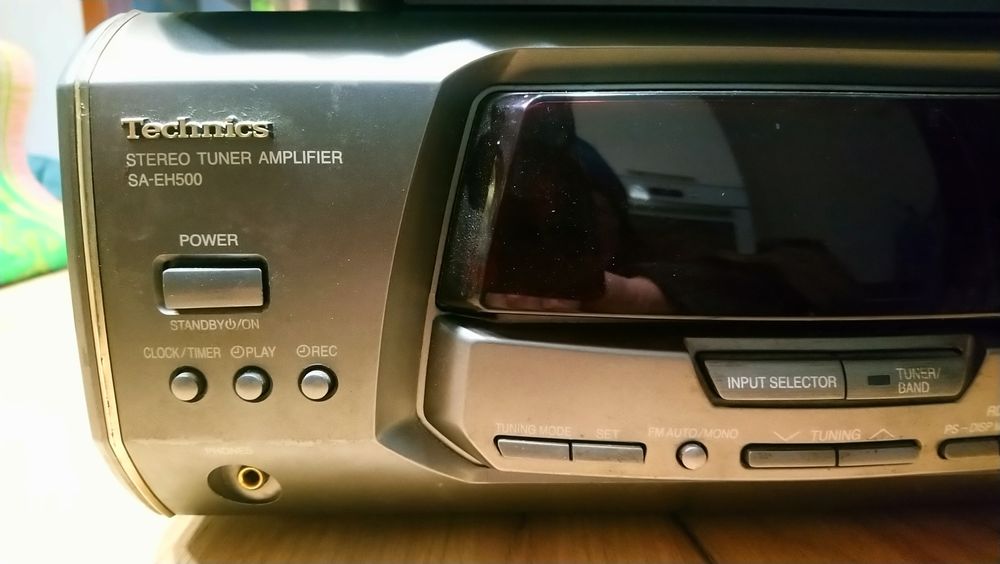 Elementy wieży Technics SH-EH 500 - tuner z procesorem i equalizer.