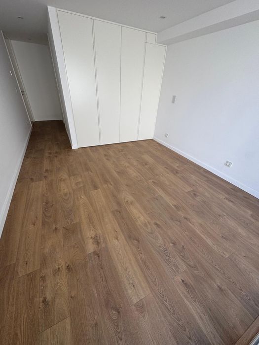 Instalação Profissional de Pavimentos, Portas e Carpintaria Interior
