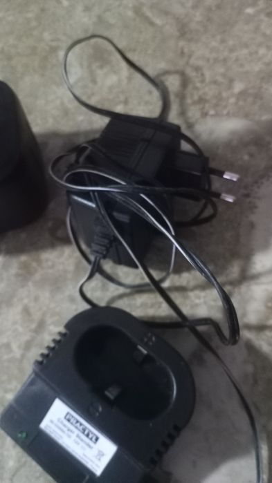 Vendo aparafusadora de 12 v com 15 velocidades com