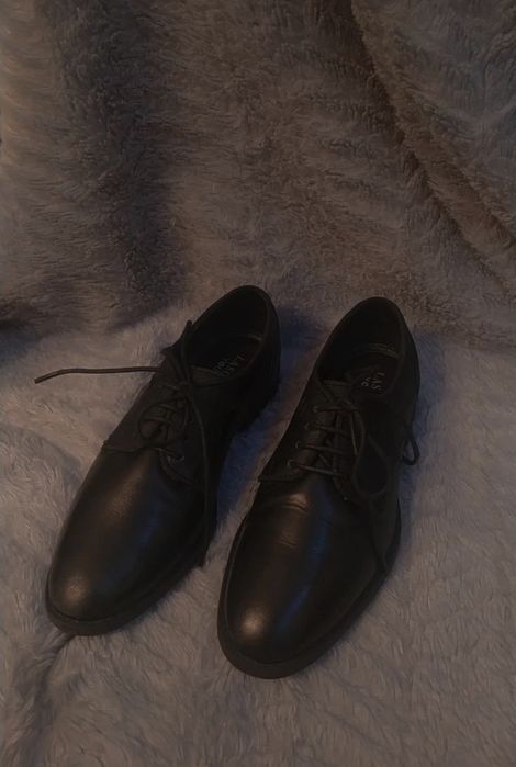 Chłopięce eleganckie buty