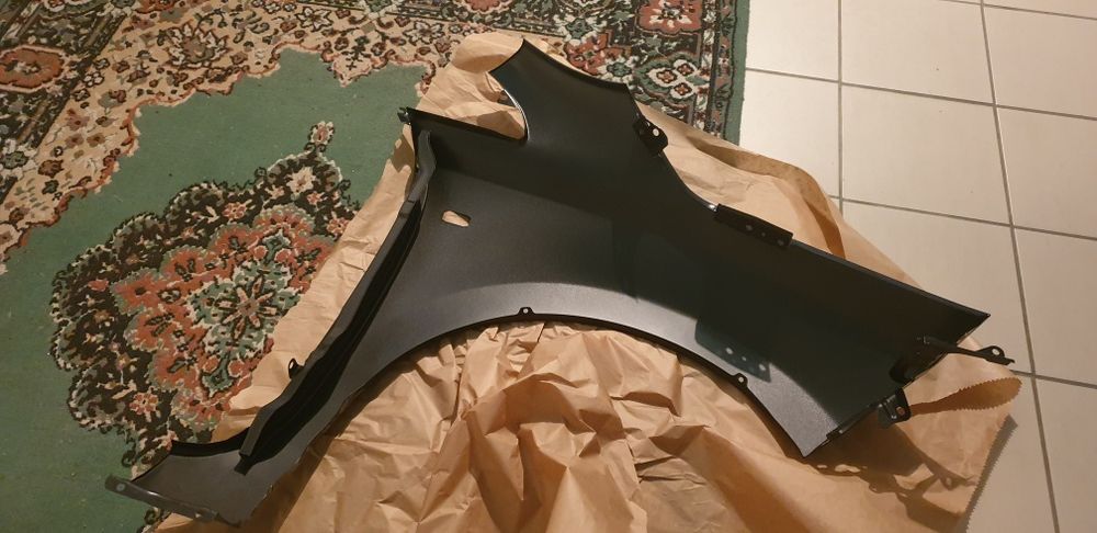 Peça dianteira esquerda Nissan Leaf eco edition