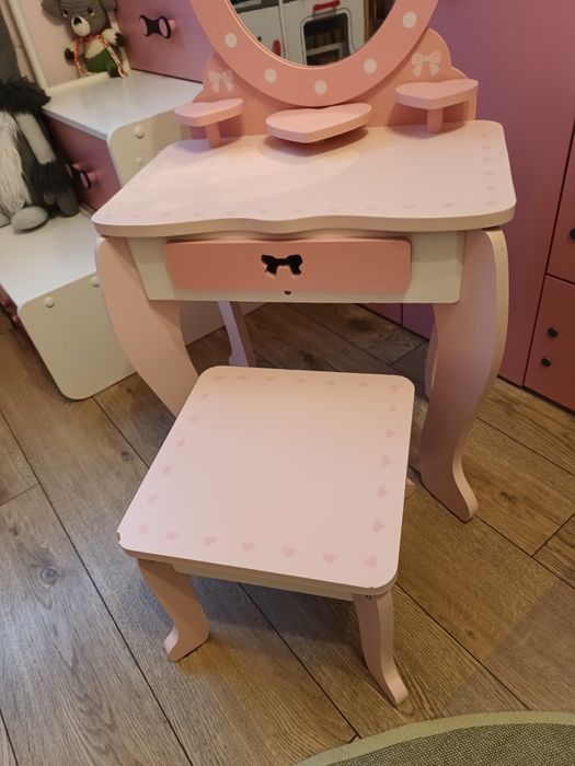 Drewniana toaletka dla dziewczynki, toaletka dziecięca