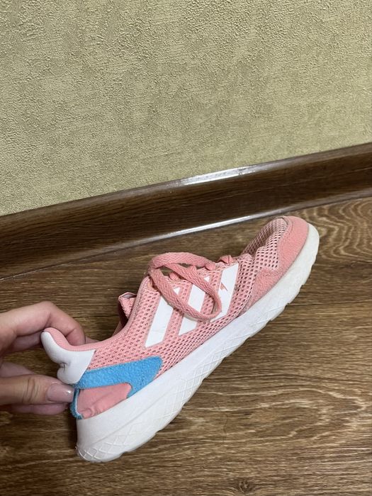 Кросівки для дівчинки adidas 34 розмір