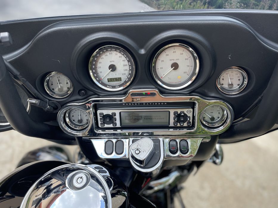 Продам Harley Davidson Street Glide