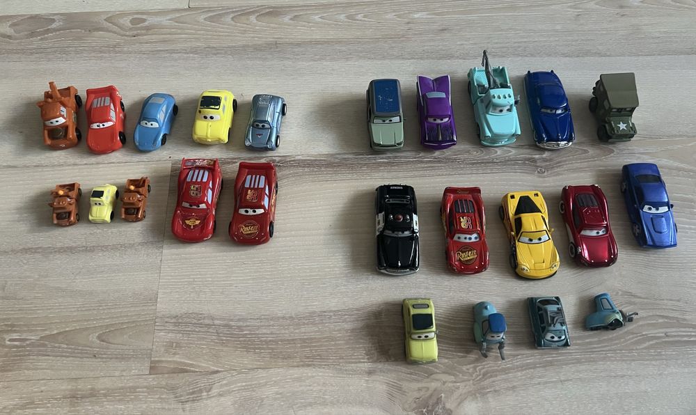 Машинка Хот Вілс металева Поровозик Томсон Тачкі Молнія Маквін Дісней