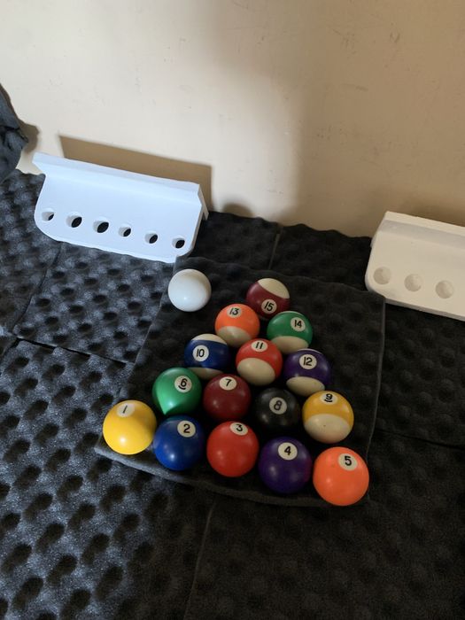 Conjunto completo de bolas de Bilhar / Snooker + Suporte para tacos