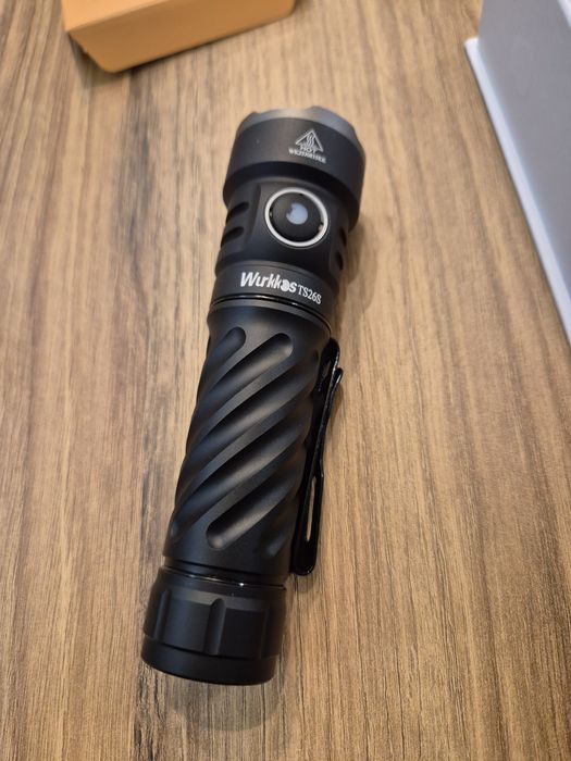 Latarka Wurrkos TS26S Max3100 lumen szperacz Nowa Bat.21700 mocna.