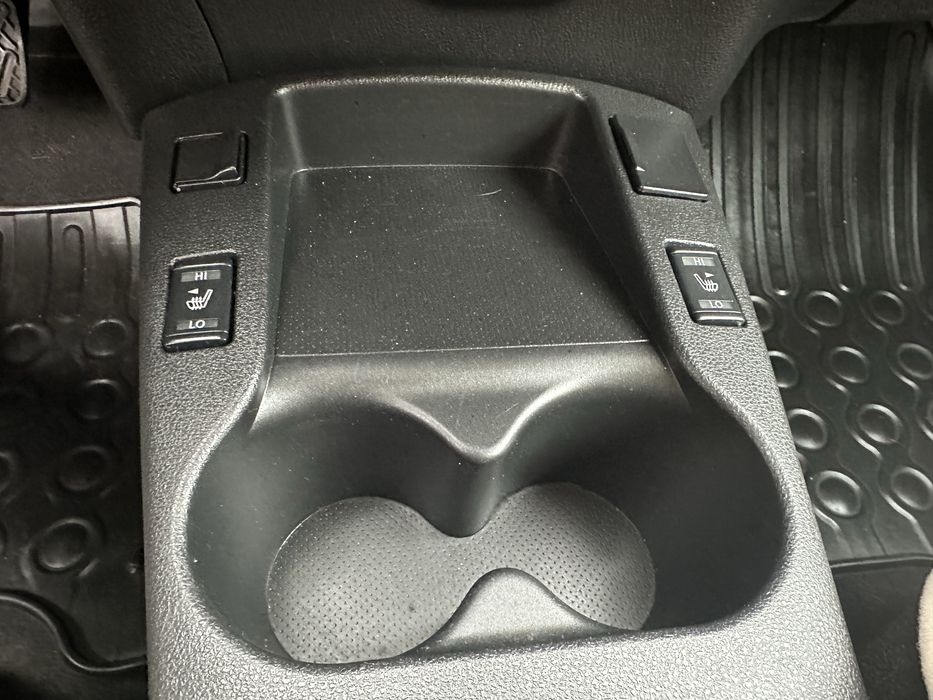 Продам Nissan Leaf